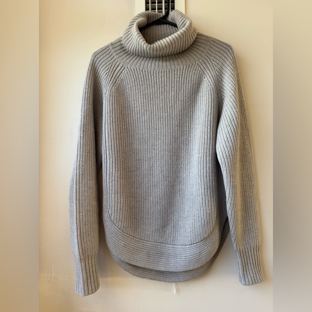 100% Marino wool Wilfred Asianna Turtleneck Sweater